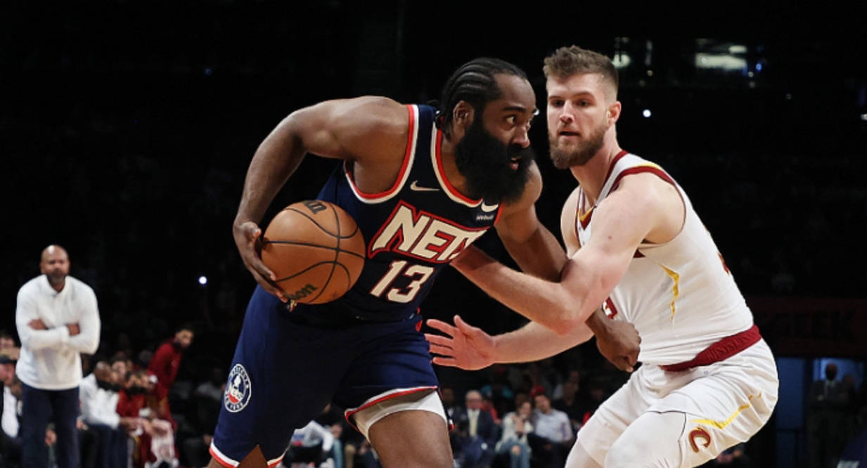 火箭惊险击败黄蜂，全队团结力量获胜