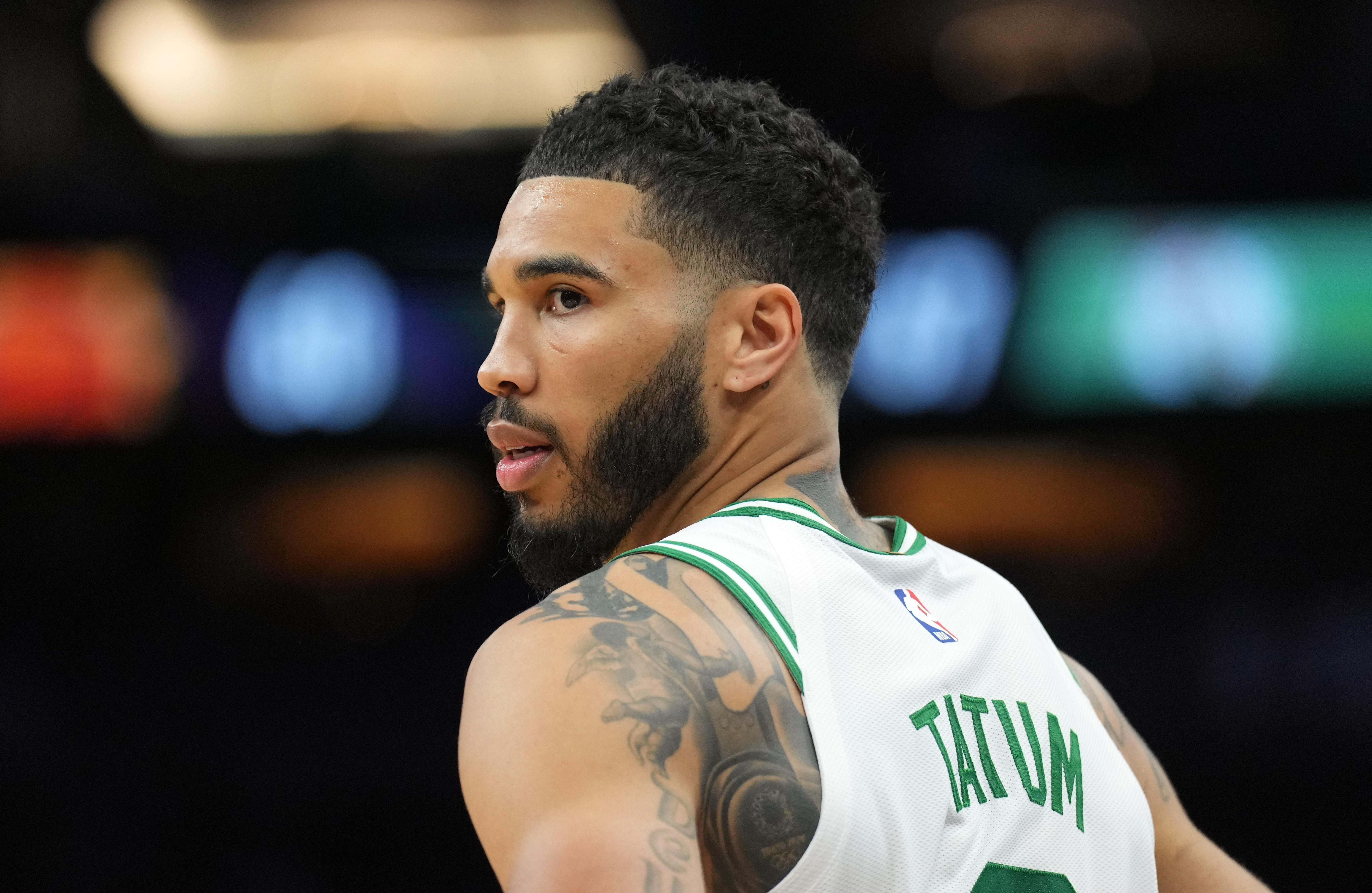 雄鹿客场大胜步行者，米德尔顿贡献27分！