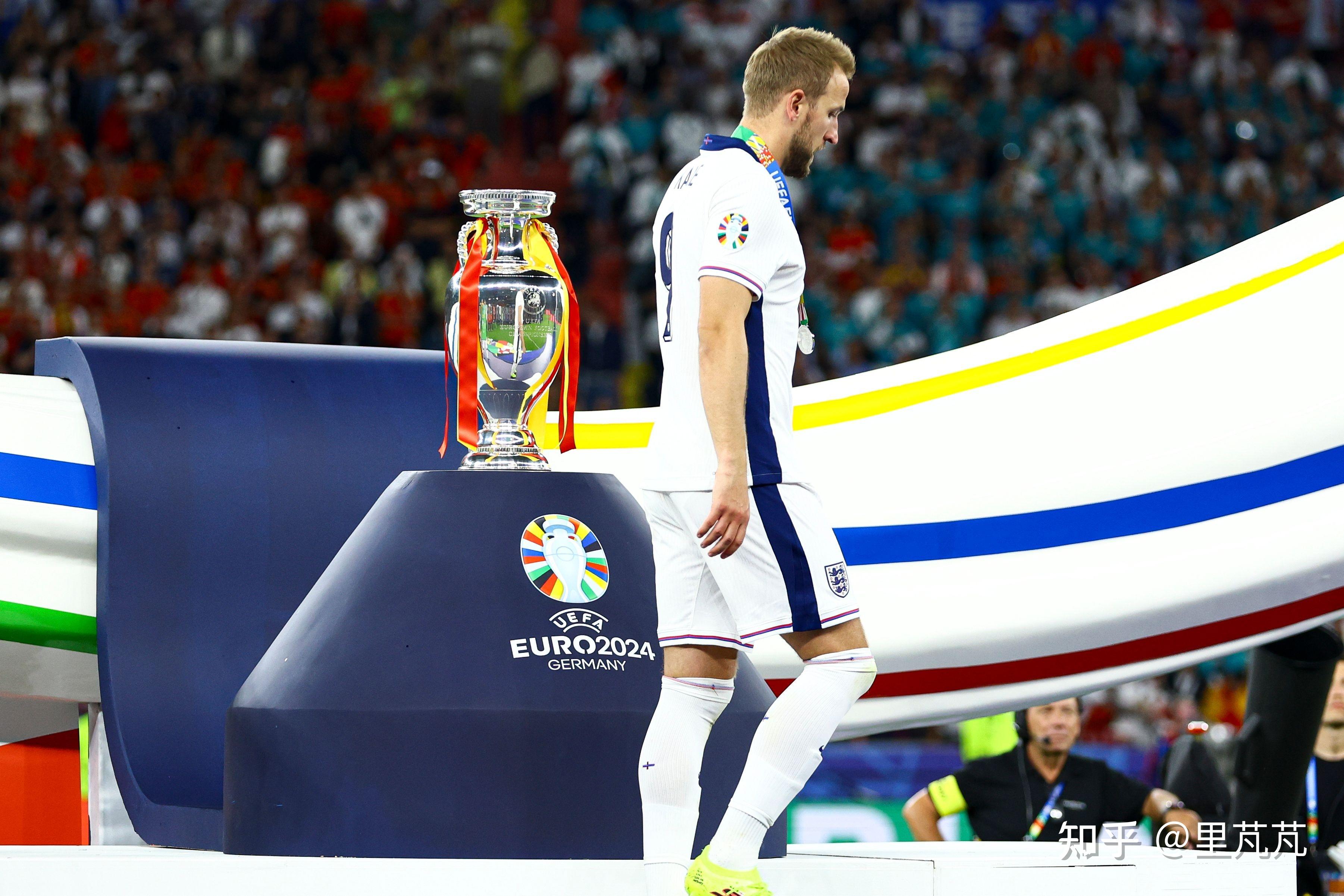 RB莱比锡在德甲联赛中保持领先优势，继续稳居榜首位置