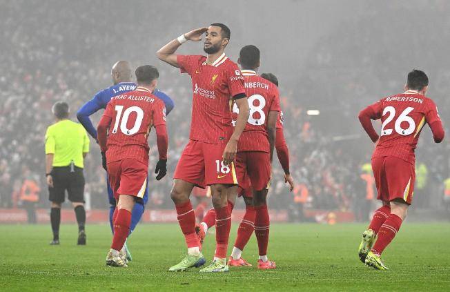 曼联绝杀赢球,进军英超前四