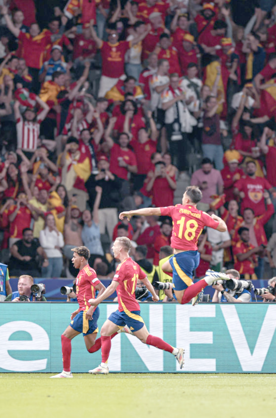 乐鱼vip注册-欧洲足球盛宴，豪门争夺荣耀之战